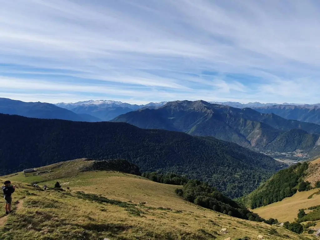 Paysage montagne Pyrénées, randonnée en altitude au départ du Camping Pré Fixe